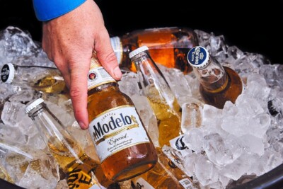 Modelo Especial 1925 12 x 0,355l- Helles Bier aus Mexiko mit 4,5% Vol.