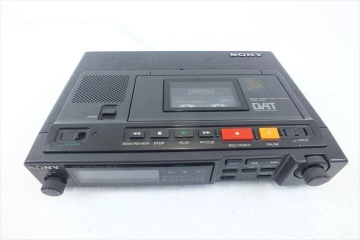 Sony TCD-D10 Walkman DAT Portable Cassette Tape Recorder For Parts - Image 2 of 4