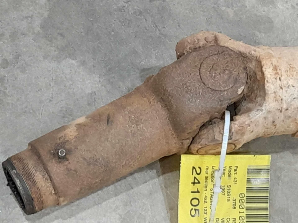 Eje de hélice del eje de transmisión trasero 94-98 Chevy S10 2,2 L 4x2 - Sección trasera OEM Foto 2 de 4