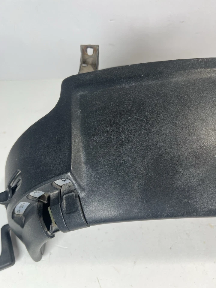 Chrysler LeBaron GTC 1995 95 cuadro de instrumentos bisel con interruptores Foto 3 de 4