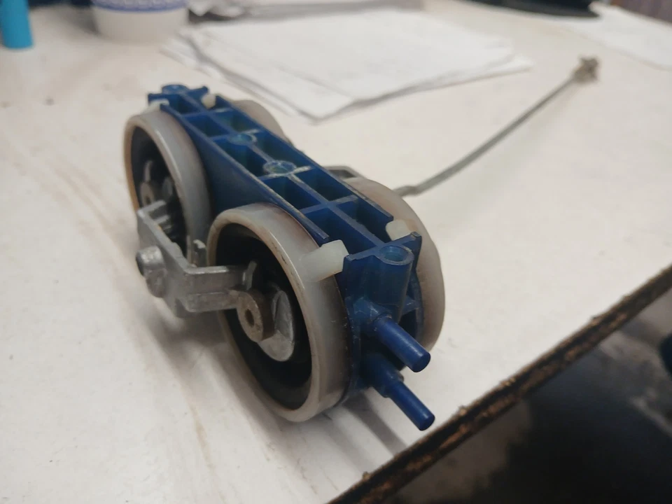 Actuador de vacío de varilla de bloqueo de puerta delantera derecha Mercedes Benz W123 300D 240D 1980 Foto 4 de 4