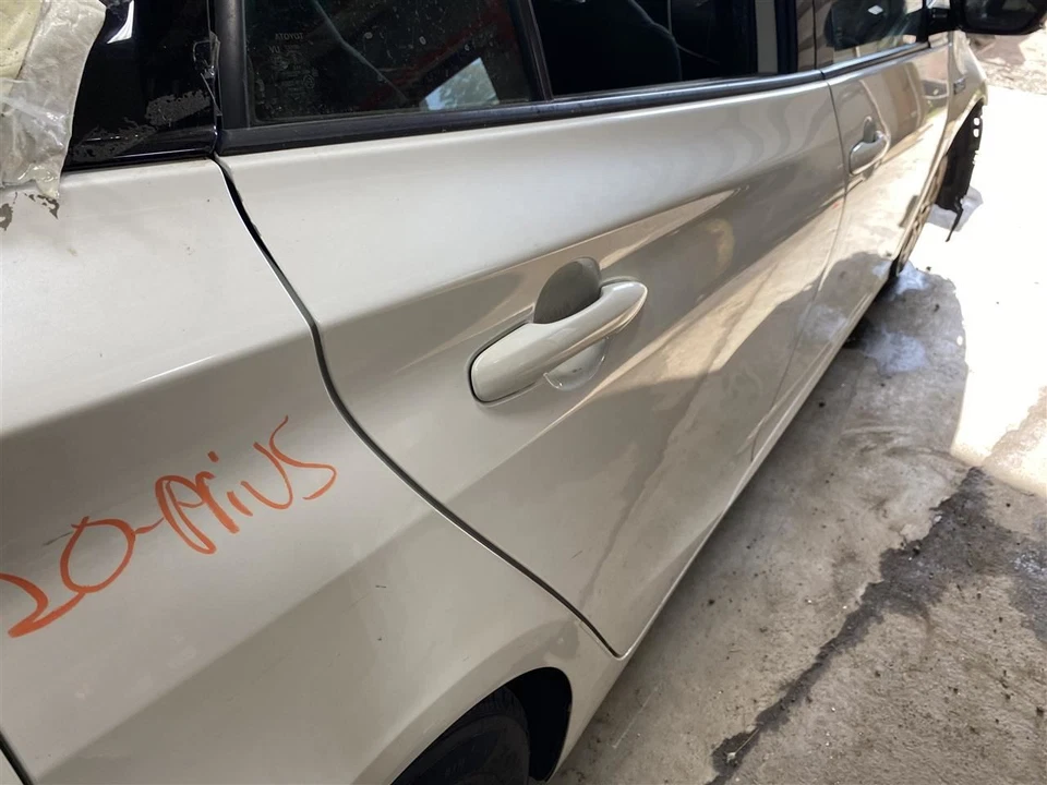 REAR DOOR Toyota Prius Prius V 16 17 18 19 20 21 22 Right White 1419709 - Изображение 2 из 4