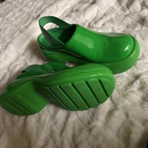 Charles & Keith Size 37 Or 7/7.5 Green Roony Patent Back-Strap Heeled Shoes - Picture 8 of 10