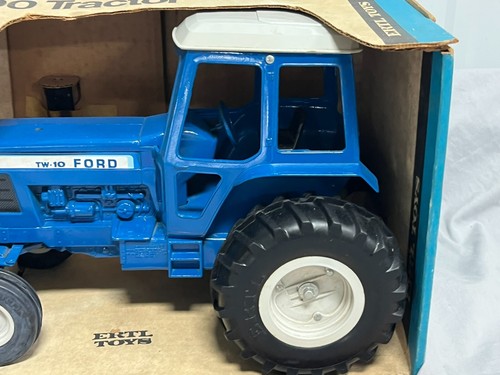 Tractor Ford Tw-10 escala 1:12 ENORME Ertl nuevo en caja 7700 diecast vintage - Imagen 6 de 10