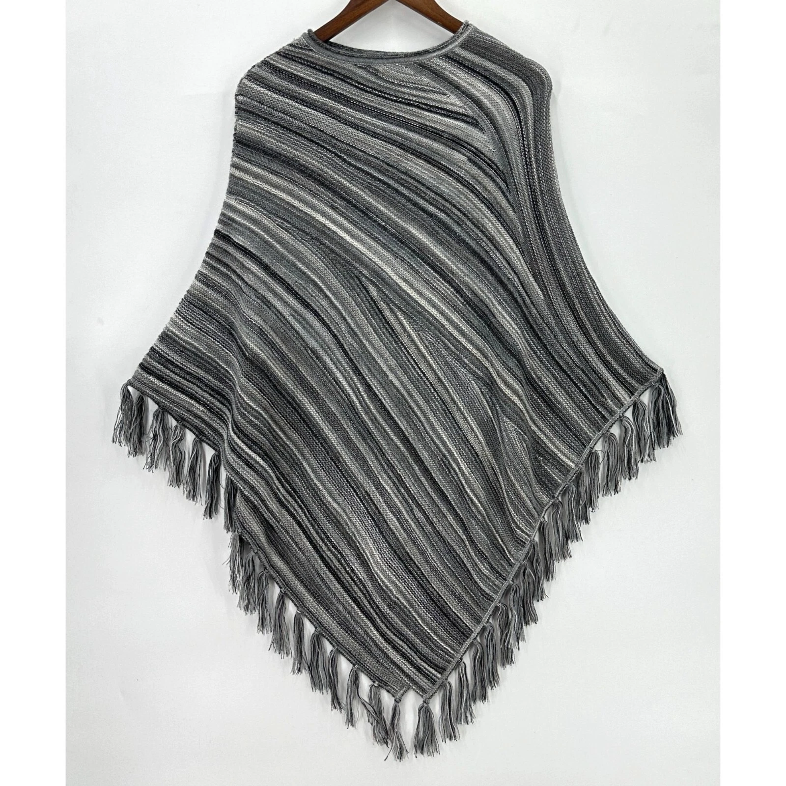 Shupaca Poncho Women's Pullover Knit Fringe Hem 100% Alpaca Gray One Size