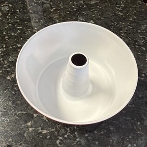Red & White Bundt Ring Cake Mold Pan w/ Center Tube Tube Cake / Angel Food