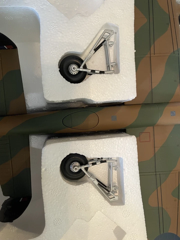 Corgi Aviation AA32625 Lancaster B.mk.111 Special Dambusters 617 SQN RAF - Image 4 of 4