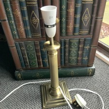 Lampada da tavolo stile colonna neoclassica in ottone con base a gradini altezza 15" 