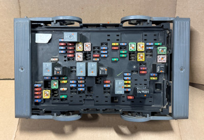 Engine Wiring Harness Junction Block 19210439