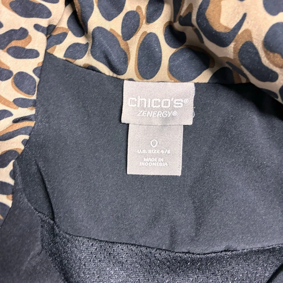 Chico’s Zenergy Estampado Leopardo Atletismo Pista Chaqueta Jogger Conjunto Mujer’s 0 Foto 4 de 4