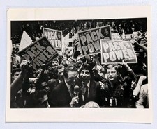 Undated press photo - Jim Valvano - NC State Wolfpack - NCAA - 8x10