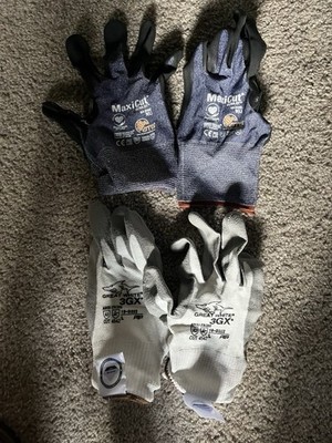 PIP MaxiCut Ultra DT & ATG Great White 3GX Cut Resistant Gloves L, 2 Pairs
