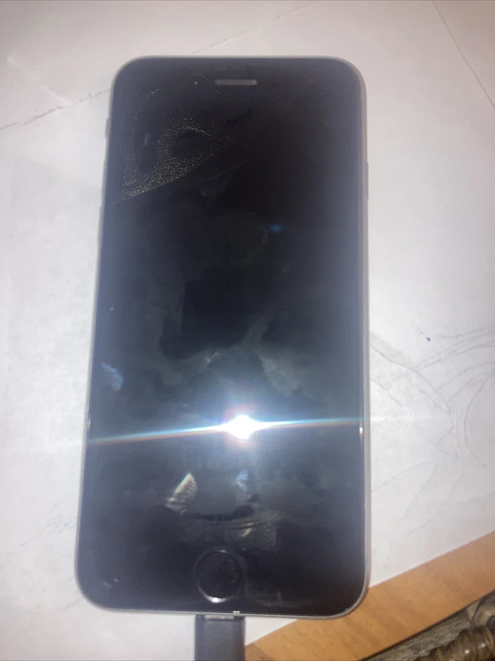 Apple iPhone 6s 32 GB - Gris espacial (Desbloqueado) A1633 (GSM) (La batería muere rápidamente) Foto 3 de 4