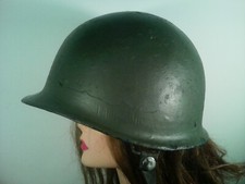 FANTASTICO RITROVAMENTO : UN ELMETTO AMERICANO ? ....GUERRA DEL VIETNAM ?