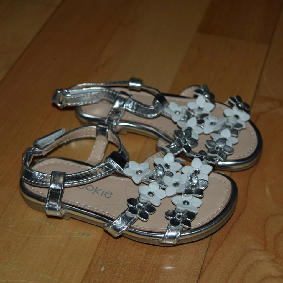 Sandalias blancas y plateadas talla 5 para bebé niña NOOKIE DOKIE Foto 2 de 4