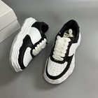 Foto 1 di 10