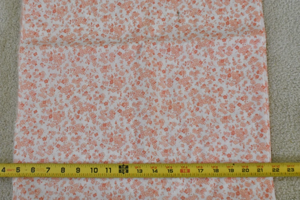 Por 1/2 yarda, 34" de ancho, vintage, naranja calicó sobre polialgodón blanco, V231 Foto 3 de 4