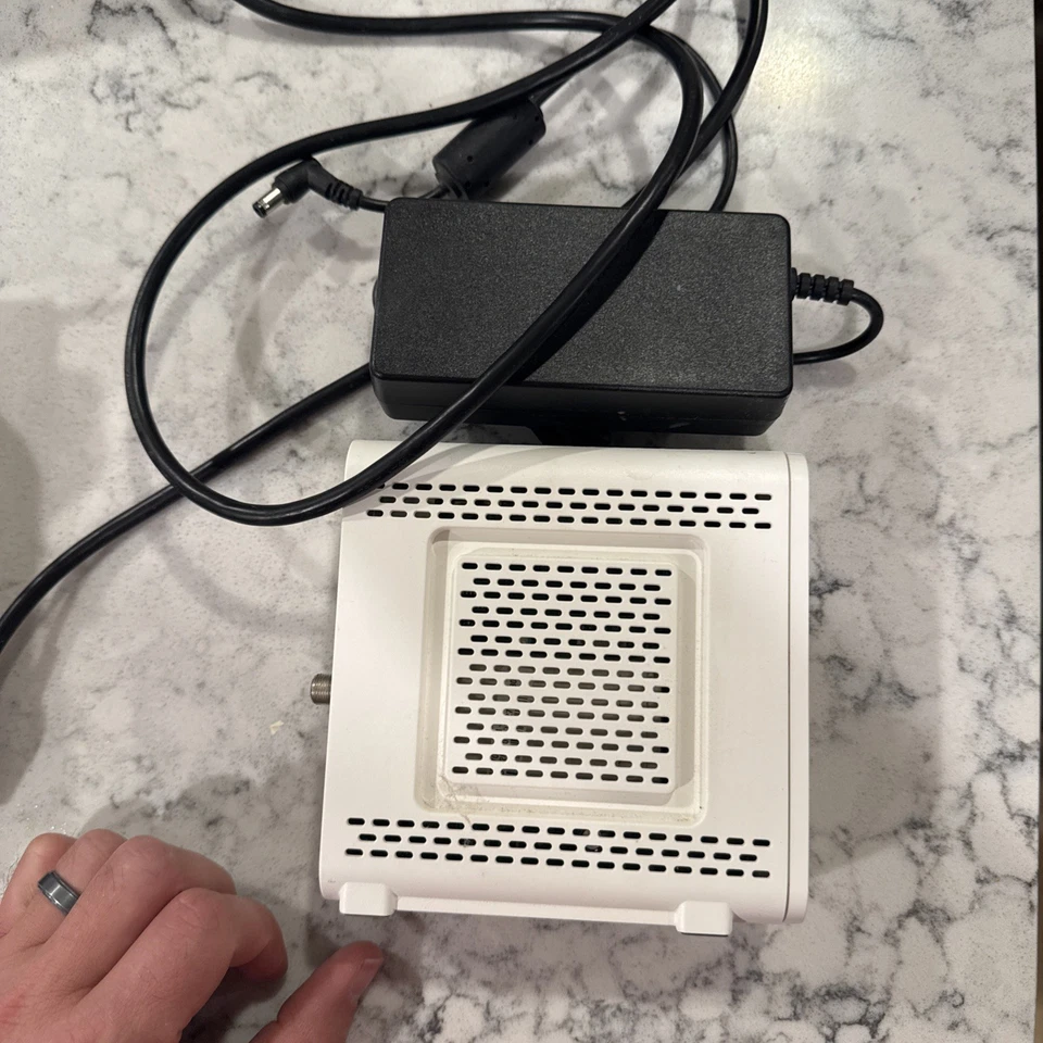 ARRIS SURFboard Docsis 3.1 Gigabit Speed Cable Modem [SB8200] W/ Power Cord 🌐 - Image 4 of 4