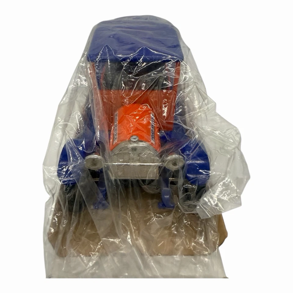 Camioneta pickup Cooper Tires 1914 Studebaker escala 1:25 Liberty Classics Bank Foto 3 de 4