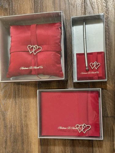 Hochzeitsset Hortense B. Hewitt Co Rot Satin Gästebuch Stift Set & Ringkissen NEU - Bild 5 von 13