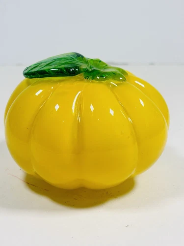 Art Glass heirloom tomato Murano Style Life Size Fruit Vtg