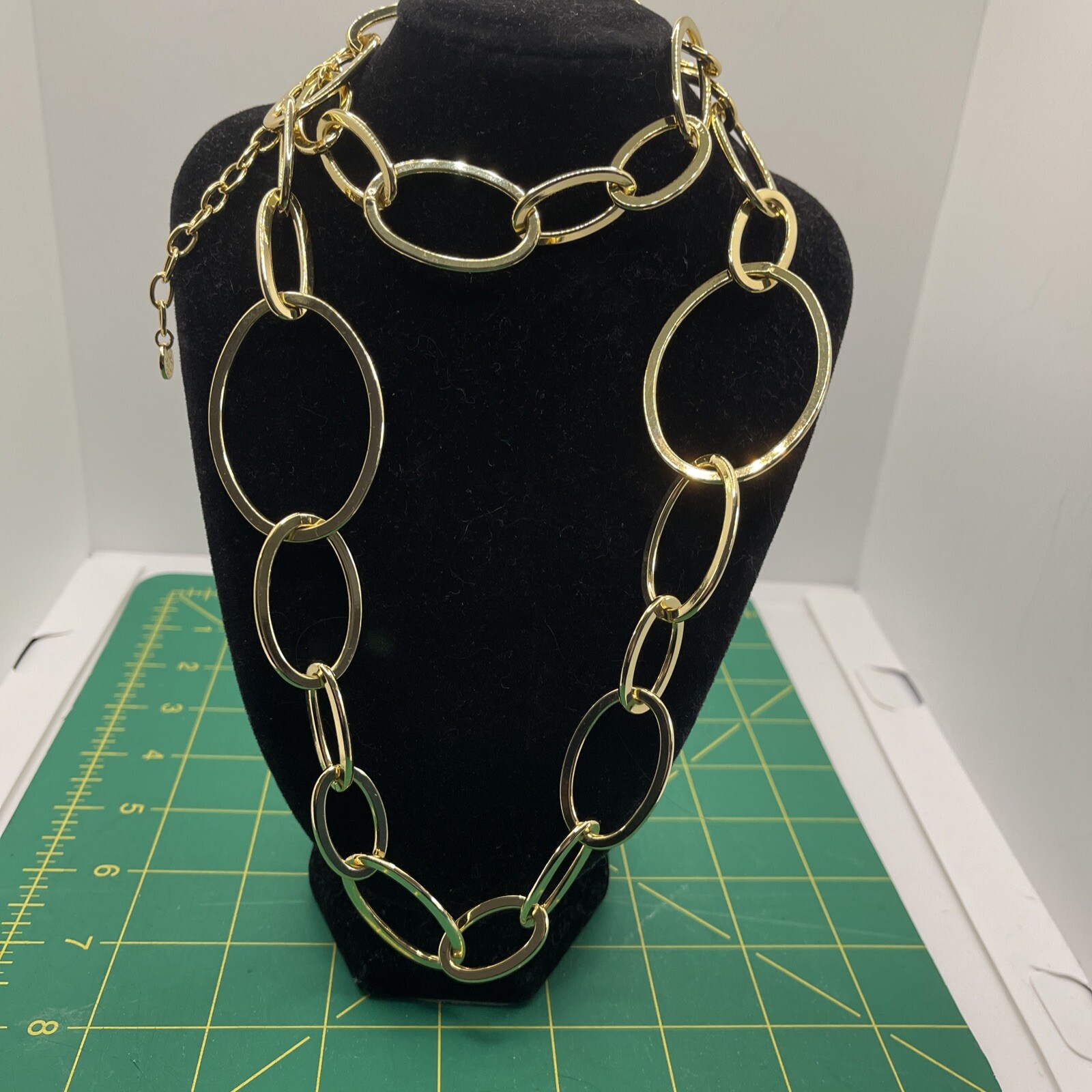 Talbots gold tone  Interlocking Circle Necklace - image 1