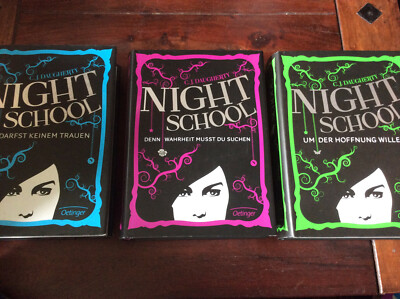Night School Band 1 3 4 [3x HC] C.J. Daugherty OETINGER darfst keinem trauen etc