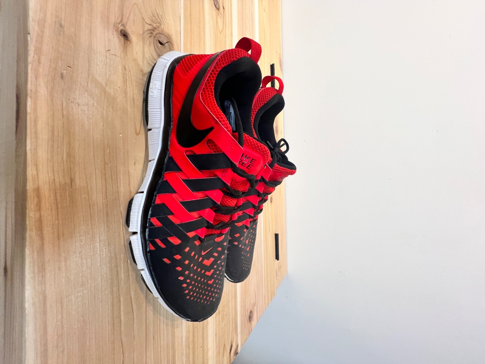 nike lunar fingertrap red