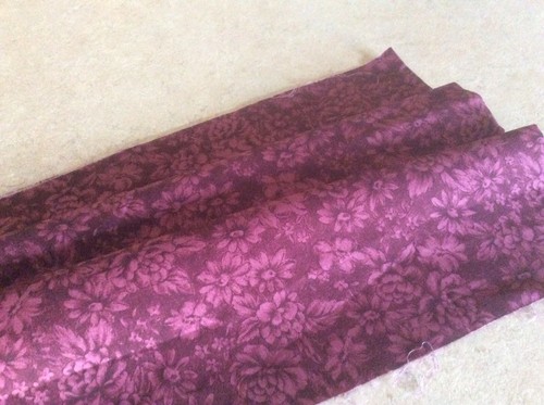 Vtg Moda Cotton Fabric 5/8 Yd Plum Colored Med Scale Tone on Tone Basic 1995 - Picture 2 of 3