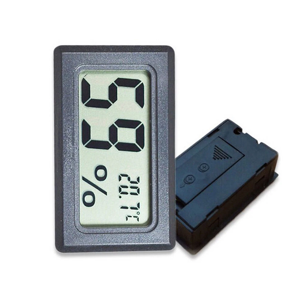 Indoor thermometer humidity monitor outlet