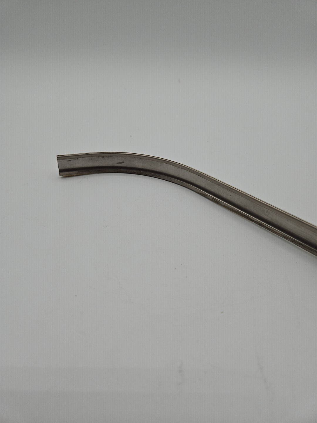 BENTLEY & ROLLS ROYCE RIGHT HAND FRONT BUMPER END CAP INSERT (UB42630)