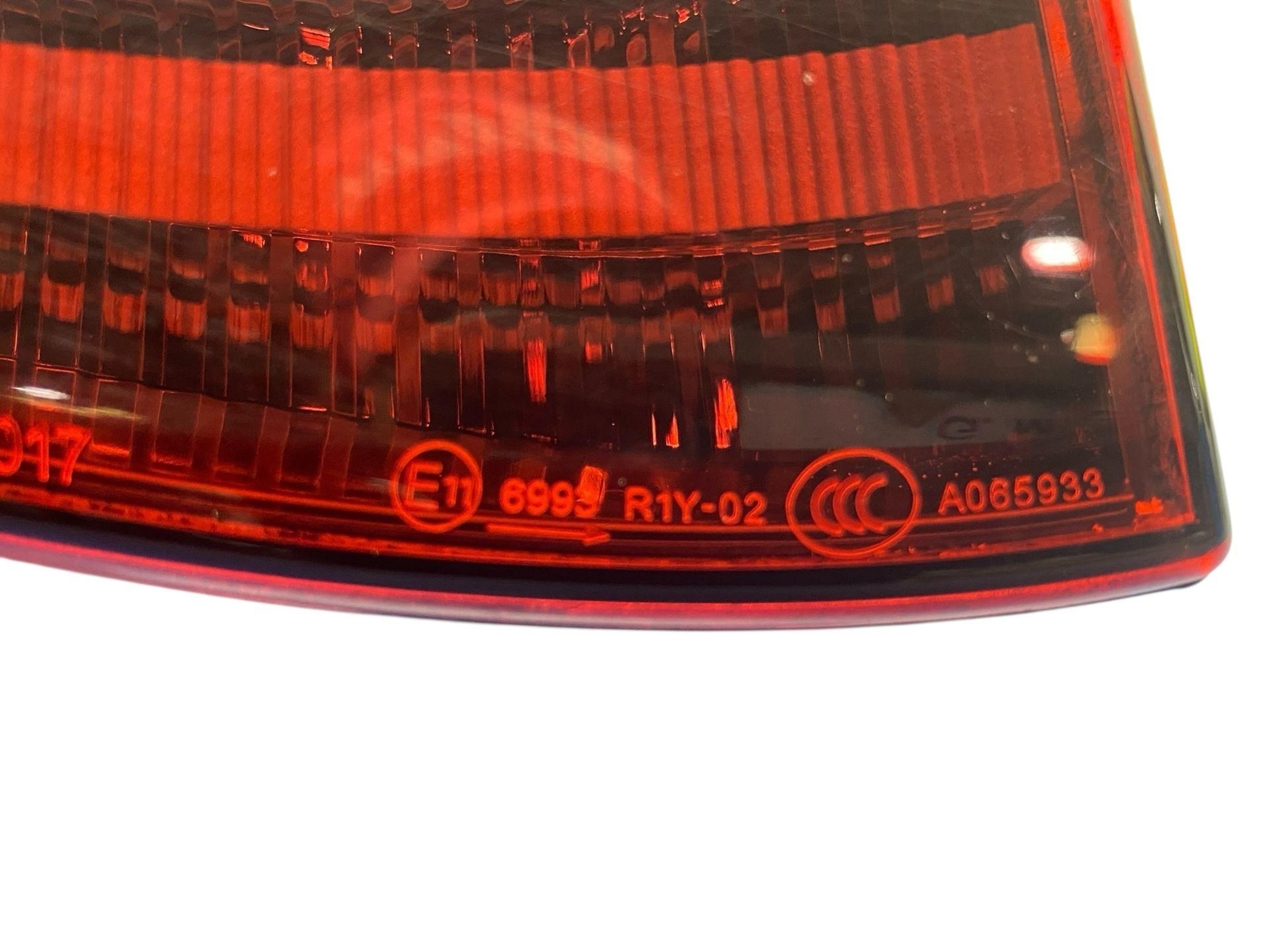 2019-2023 ASTON MARTIN VANTAGE REAR TRUNK LID RIGHT INNER TAIL LIGHT LAMP ASSY