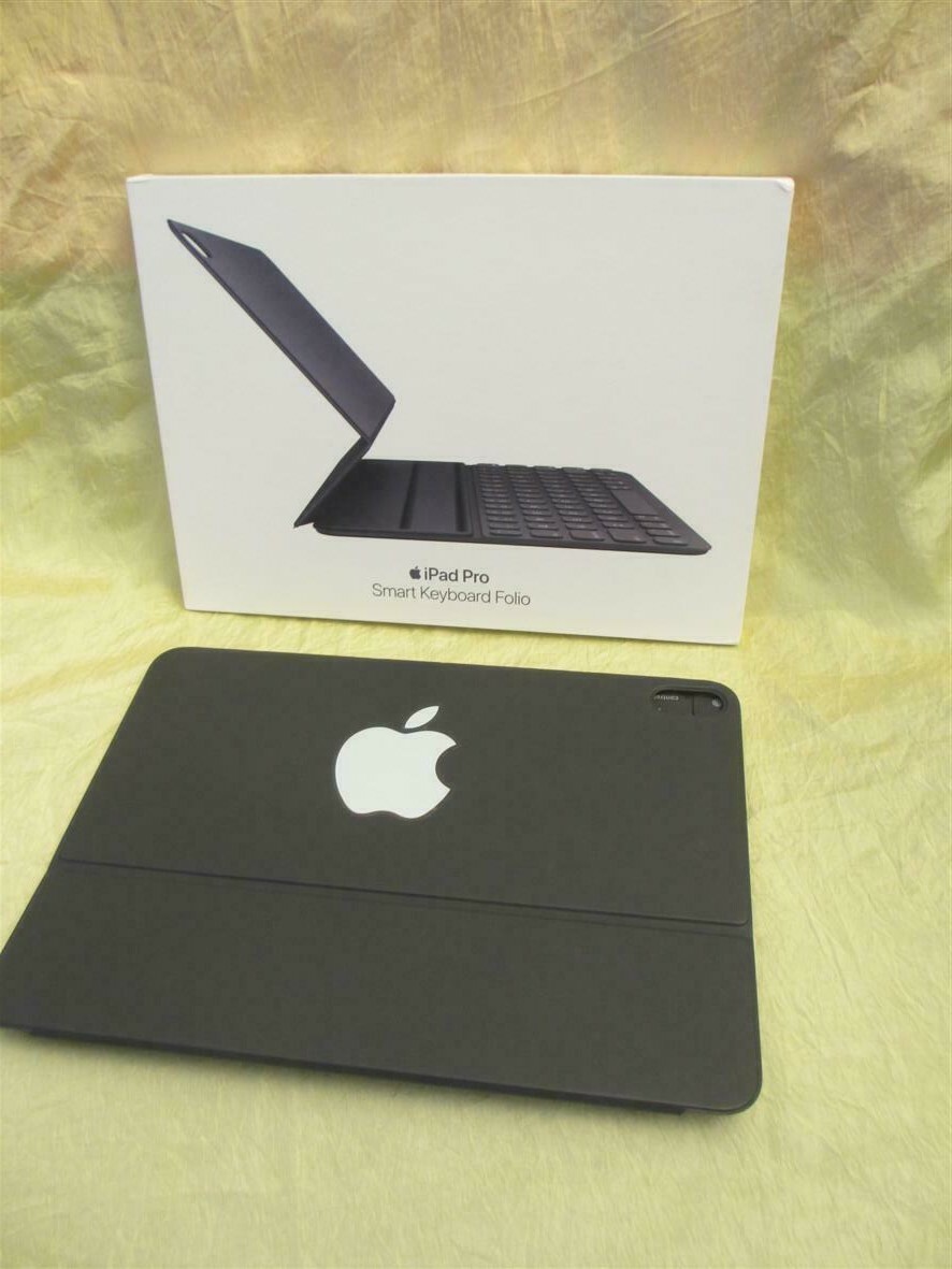 Apple SMART keyboard FOLIO 11