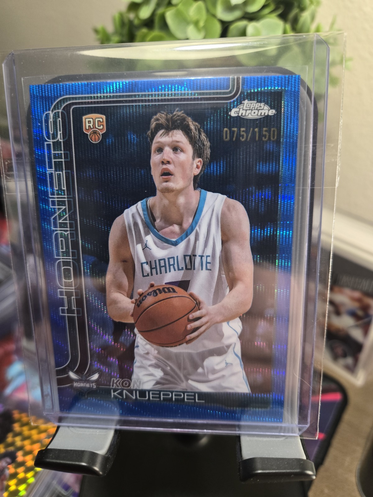 2025-26 Topps Chrome -💎 Kon Knueppel #254 Blue Wave Refractor /150 (RC)💎