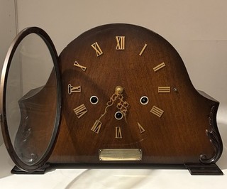 Beautiful antique westminster chime mantle clock In Good Working Condition