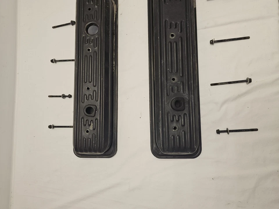 Cubiertas de válvula Chevy 1987-00 Vortec GMC V8 305 5,0 y 350 5,7 culata de perno central OEM Foto 2 de 4