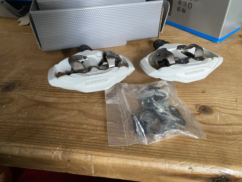 Shimano PD-M530 Clipless Mountain Bike Pedals MTB SPD Dual Sided White