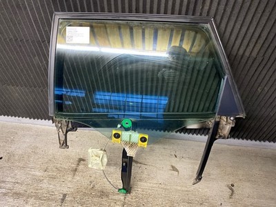 71156 Türscheibe links hinten mit Rahmen  AUDI A3 Sportback (8P) 8P4845205B