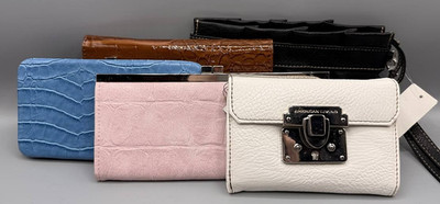 Lot of 5 Women s Wallets & Clutches   Assorted Colors, New Without Defects