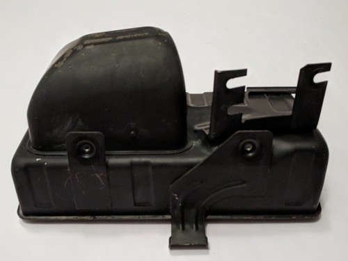 Genuine BMW E30 Air filter box top half 1288047 - Picture 5 of 12