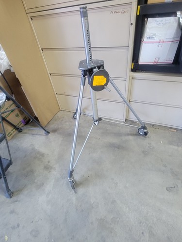 ITE T5 Professional Television Tripod Base With Wheels Vtg - Picture 9 of 15
