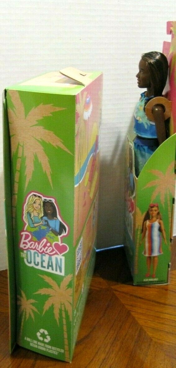 ​Barbie Loves the Ocean Beach Day Doll and Playset/NEW/MINT