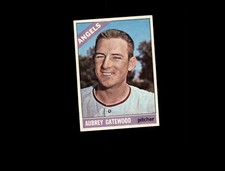 1966 Topps 42 Aubrey Gatewood EX-MT #D988383