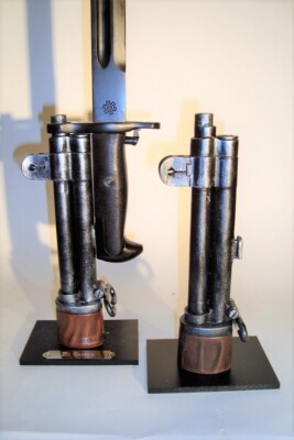 Stütze Aufsteller für M1 Garand Bayo. mit gravierter Metallplatte