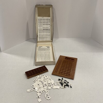 Vintage Invicta Word Master Mind Retro 1975 Board Game Family Toy - C60 R722
