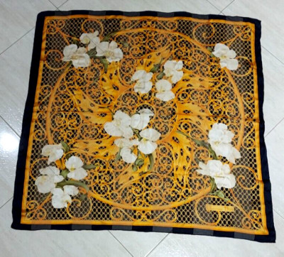 Chic Scarf CHRISTIAN DIOR Bloom Flowers Dark Blue Golden Striped Silk 34'' 88cm
