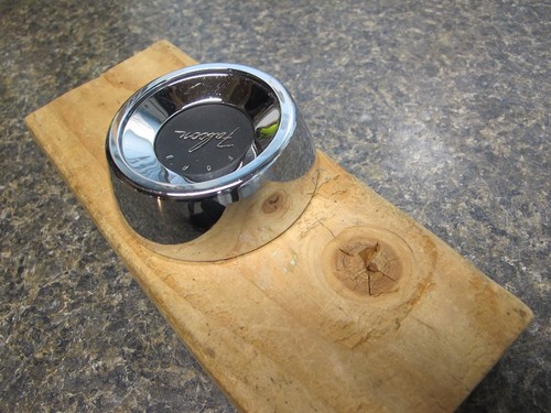 1960-1963 Falcon NOS Steering Wheel Center Cap CODF-13A805-D Brand New FoMoCo - Picture 3 of 5