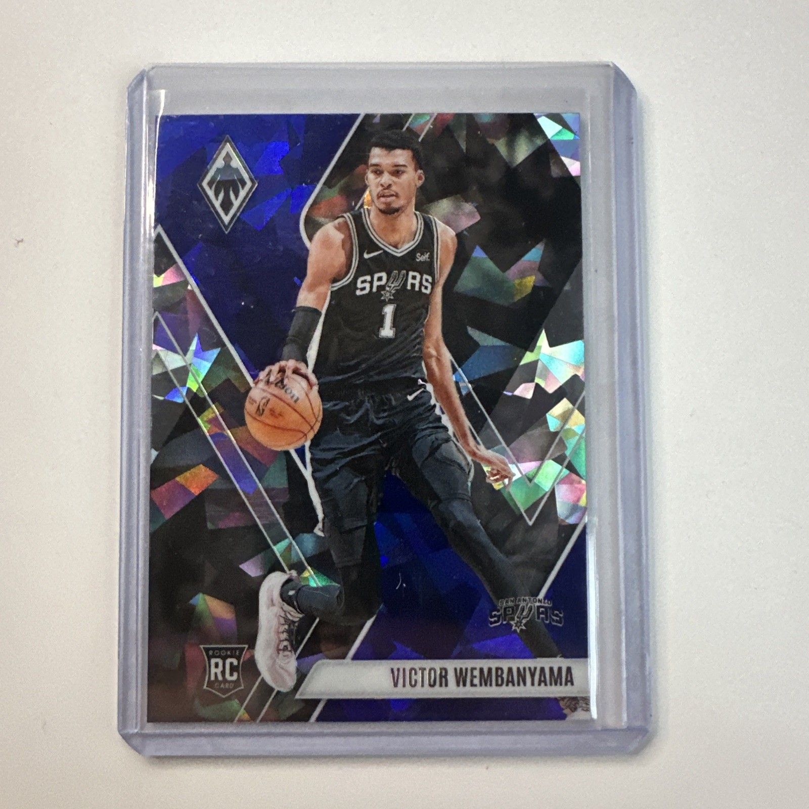 2023-24 Panini Phoenix VICTOR WEMBANYAMA ROOKIE BLUE CRACKED ICE #256 SPURS