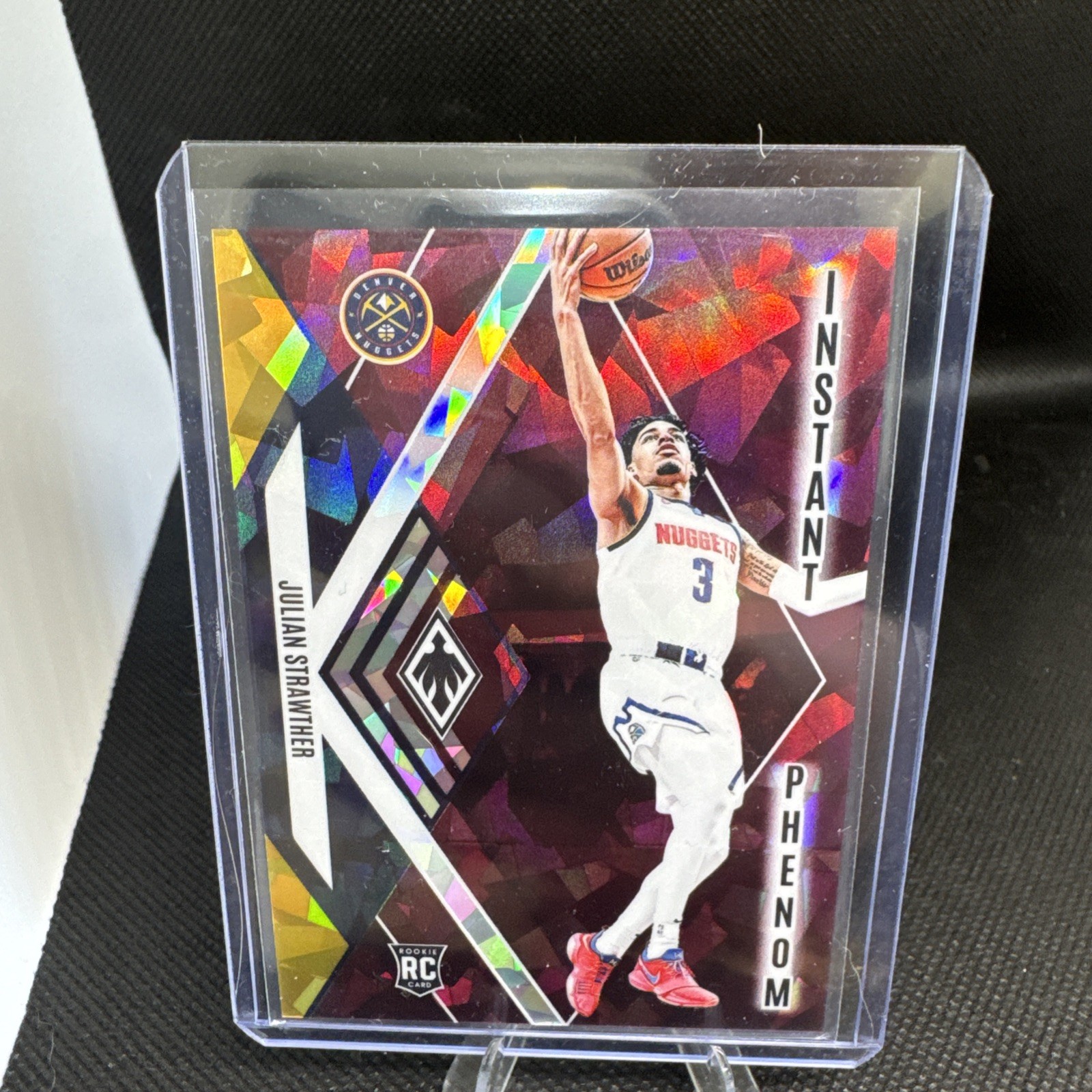 2023-24 Panini Phoenix - Instant Phenom Julian Strawther #6 Maroon Ice /275 (RC)