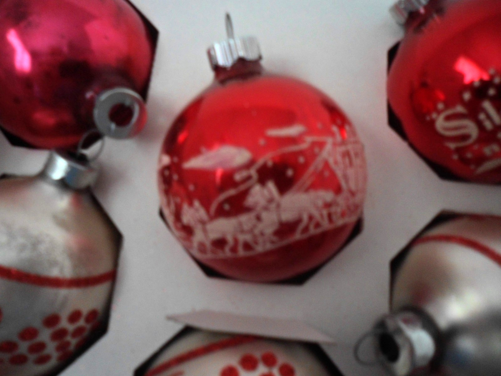 Box of 8 Vtg Assorted Shiny Brite Red & White Mica/ Stenciled Christmas 2 1/4"